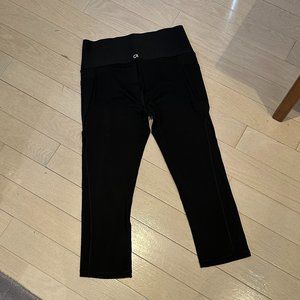 GAP Sculpt Cropped Leggings with Perforated Detailing